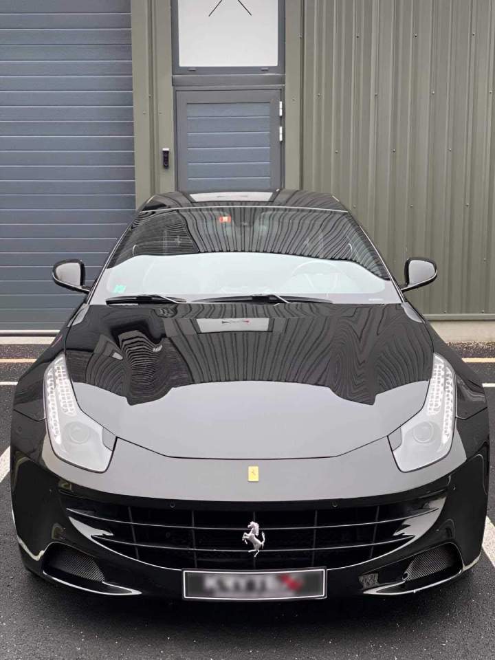 Voiture lustrée Saint-Fargeau-Ponthierry